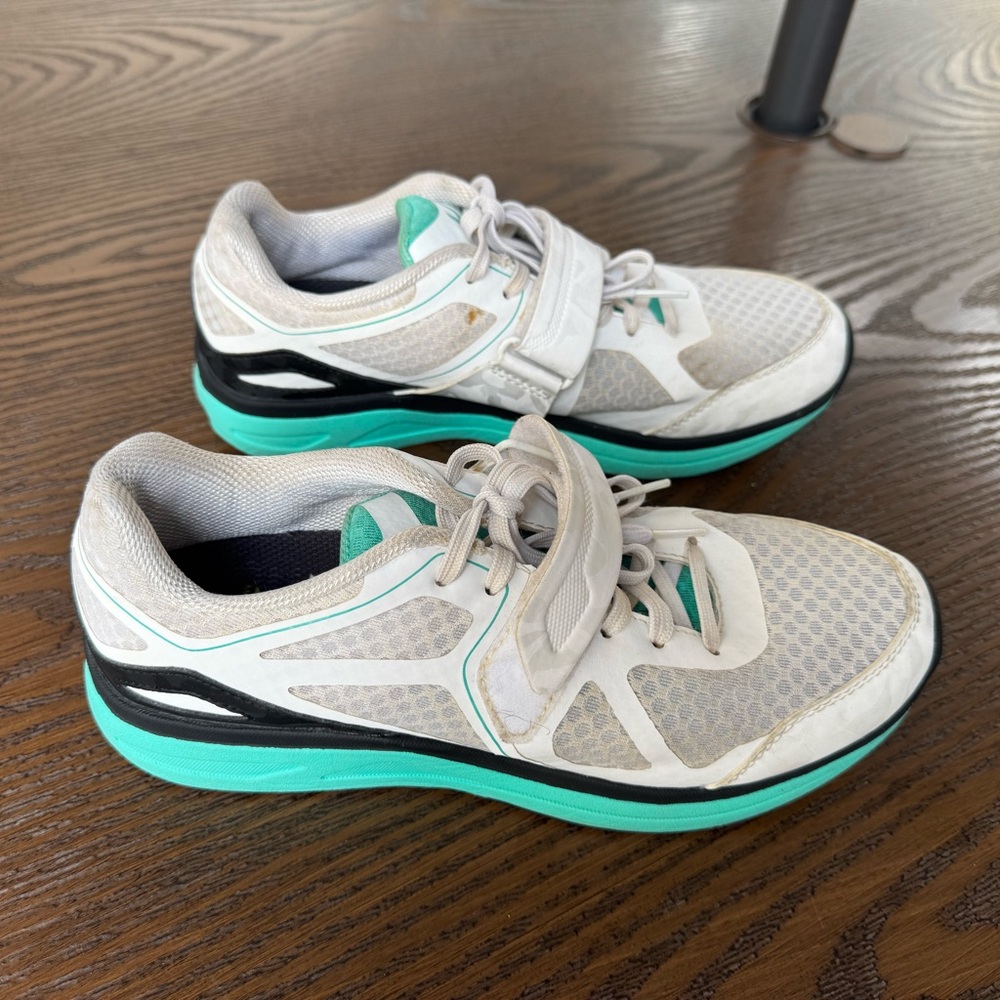 Avida Liv White&Green Spin/Cycle Shoes with clips included! Size 8.5